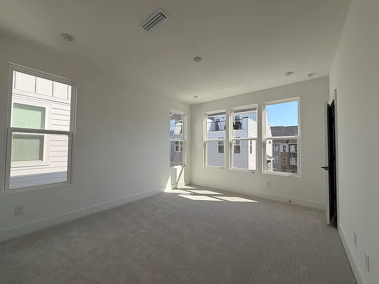 1344 Hamilton St — Photo 16