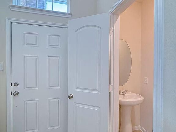 3rd image of 6034 Prince Place Dr