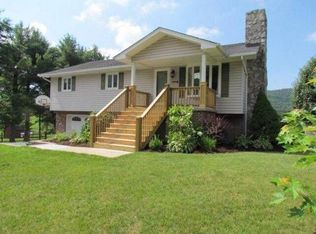 1718 Deerfield Rd, Boone, NC 28607