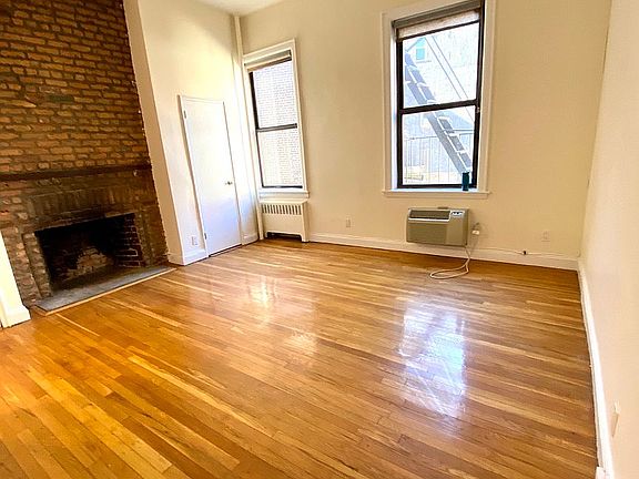2nd image of 754 Greenwich St APT 3B