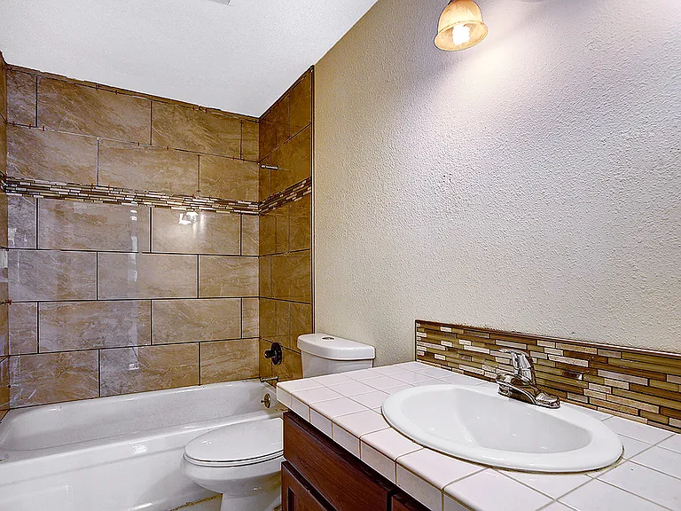 2306 N St NE — Photo 12