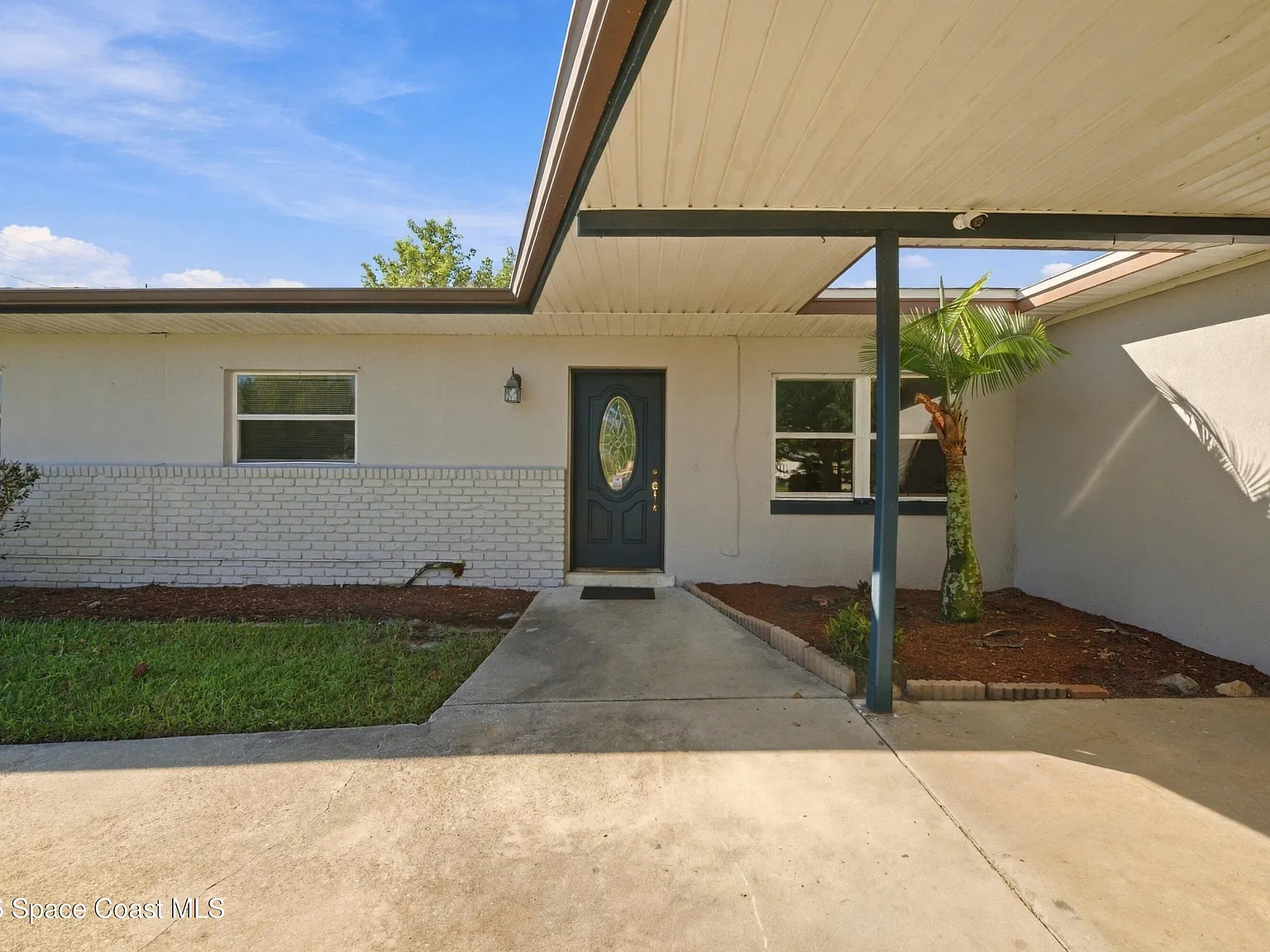 4 bed, 2.0 bath, 1592 sqft, $2,200 — Photo 4