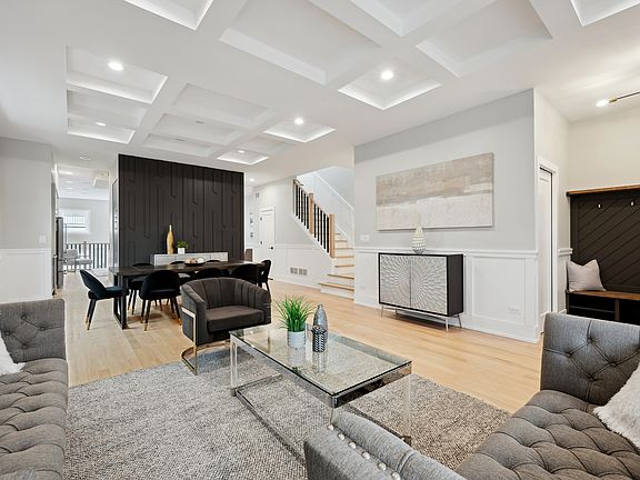 4th image of 2138 W Summerdale Ave