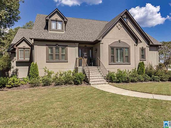 2nd image of 3886 Carisbrooke Dr