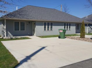 820 S 14th St, Cambridge, OH 43725