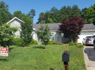 5500 Wellsley Dr E, Greensboro, NC 27407