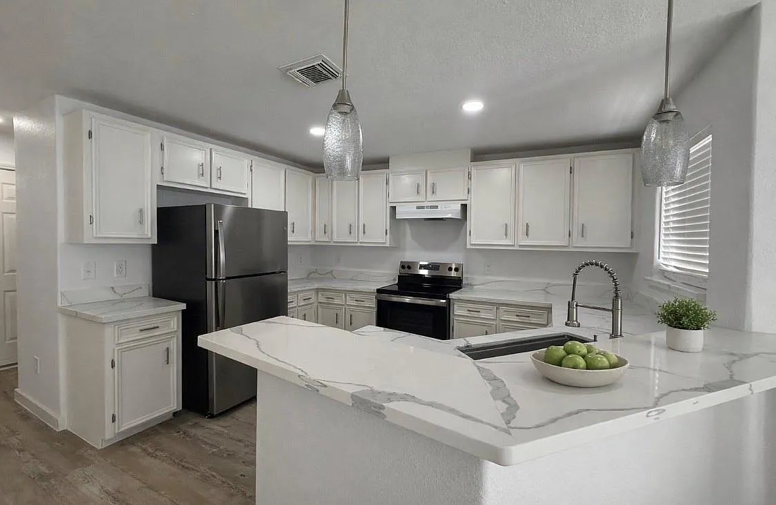 3 bed, 2.5 bath, 1724 sqft, $2,250 — Photo 3
