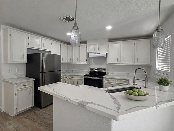 3rd image of 3114 Bolt St