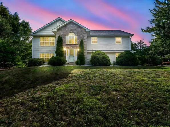 15 Bingham Dr, Stillwater Lake, NS B3Z 1M4
