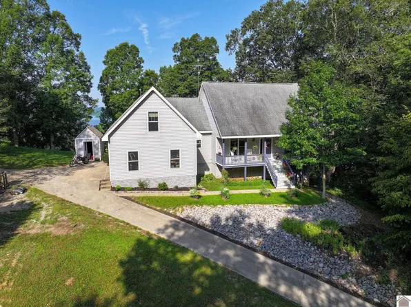 318 Harbor Dr, Cadiz, KY 42211
