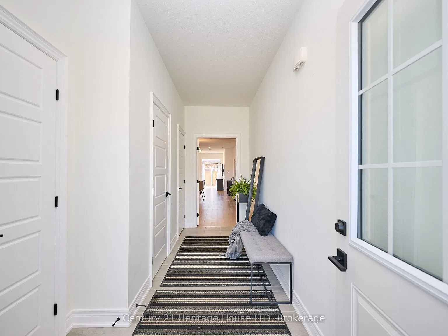 3 bed, $2,500 — Photo 2
