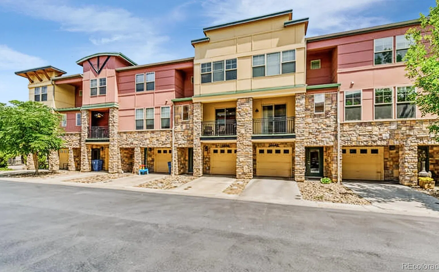 2 bed, 2.5 bath, 1462 sqft, $2,695 — Photo 1