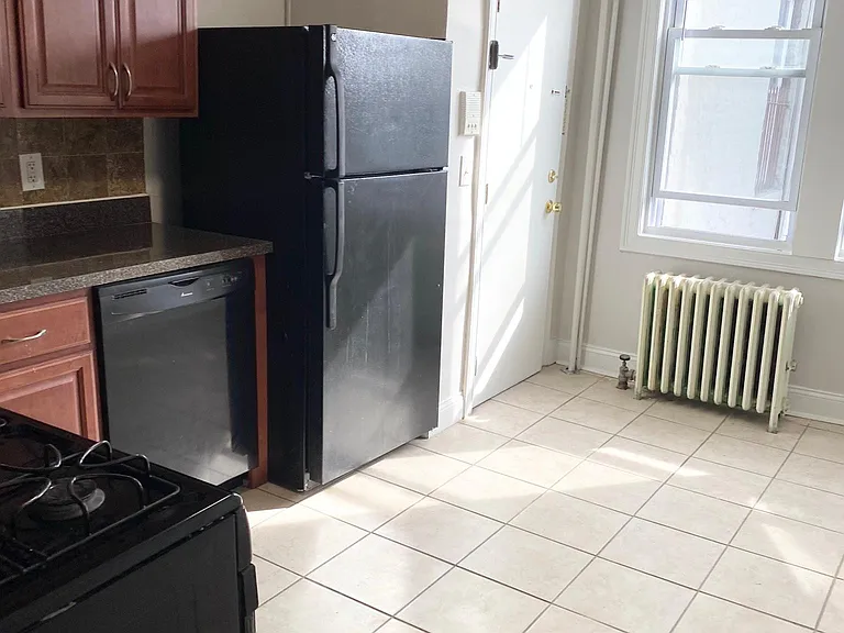 7011 Hudson Ave #7C — Photo 9