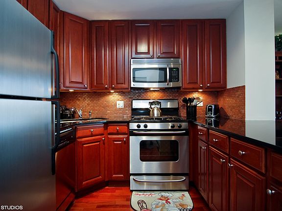 4th image of 3900 N Pine Grove Ave APT 509