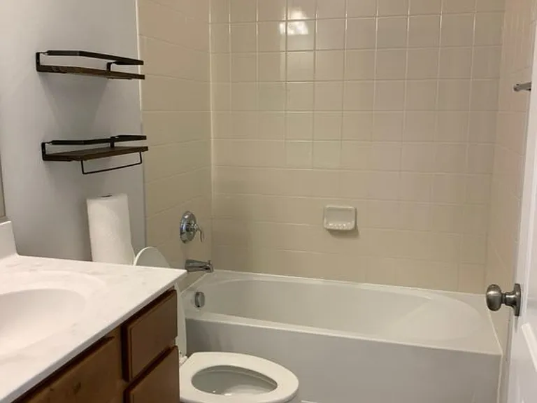 1402 Whitehurst Way — Photo 13