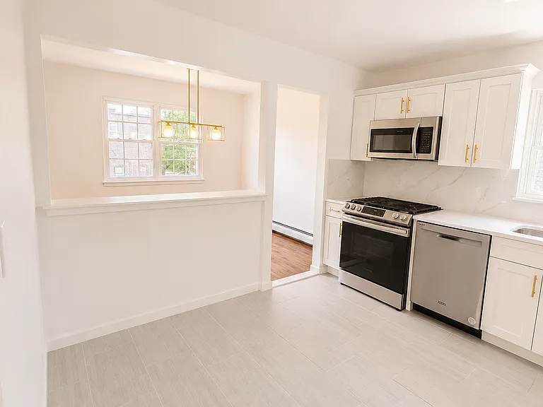 8904 Doran Ave #2 — Photo 3