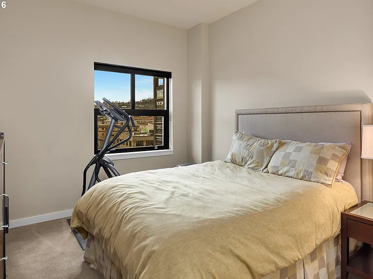 1025 NW Couch St #912 — Photo 6