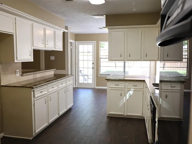 2215 Silver Falls Dr — Photo 4