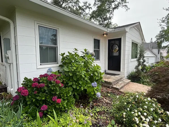 104 Pine St, Seneca, SC 29678