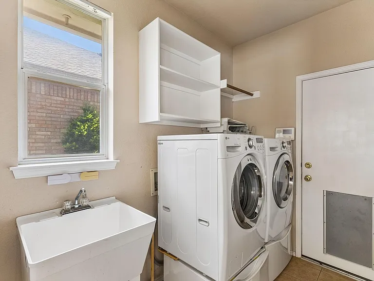 2404 Kristen Ln — Photo 19