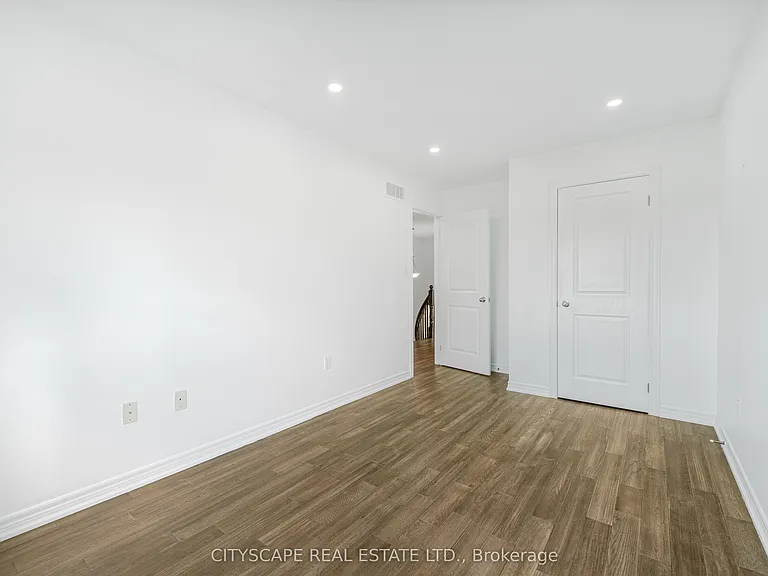 14 Redcedar Cres — Photo 25