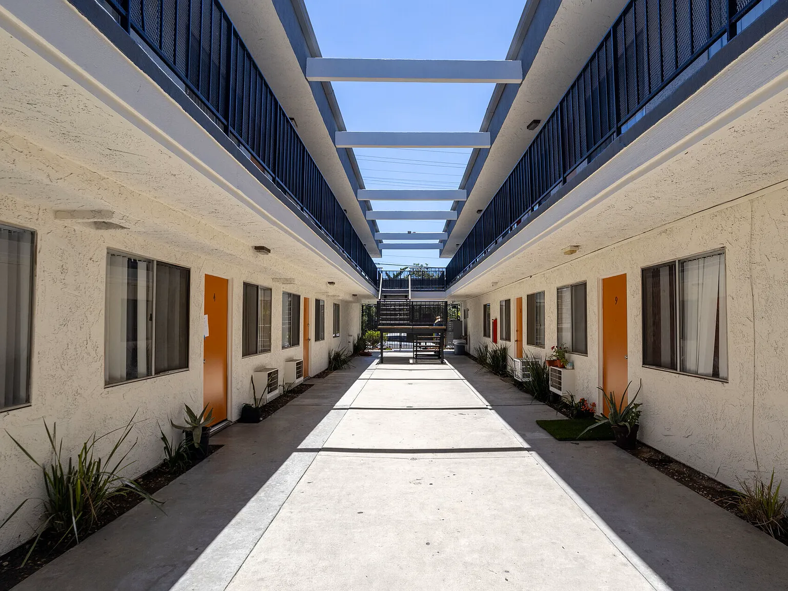 Saticoy Street Apartments — Photo 4