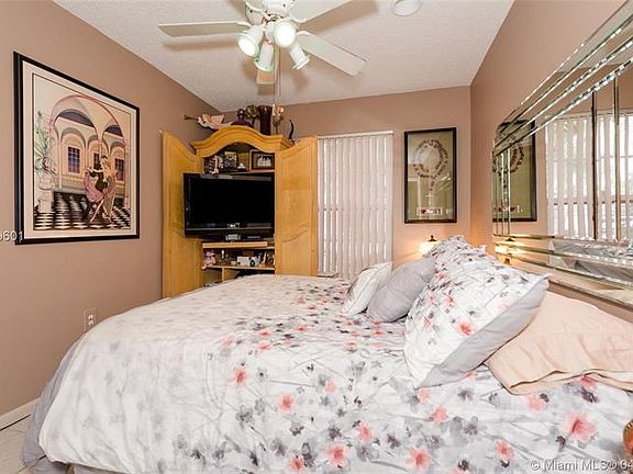 2nd image of 4038 Eastridge Cir