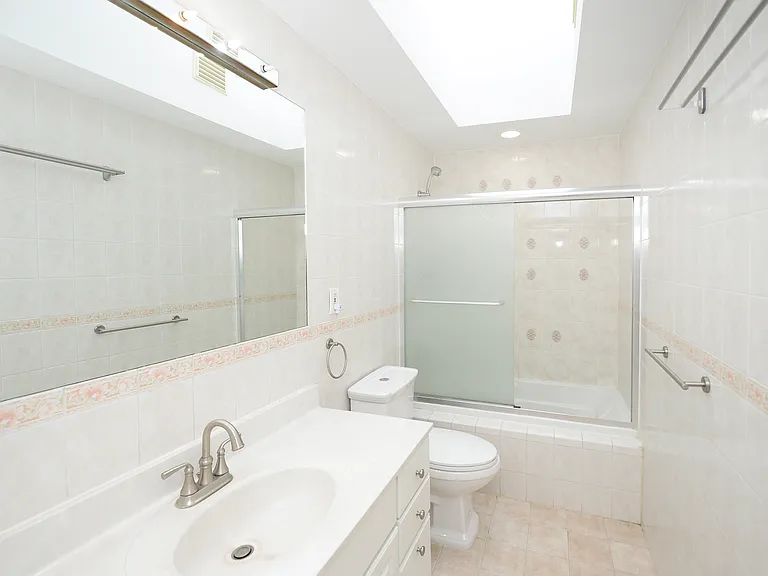 43 Union St #20 — Photo 10