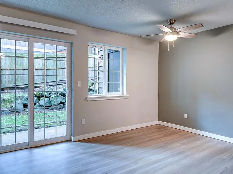Delridge Crossing Apartments — Photo 15