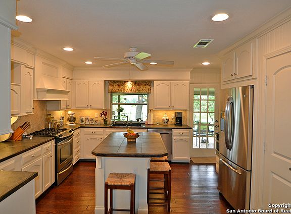 4th image of 28028 Windwood Dr E