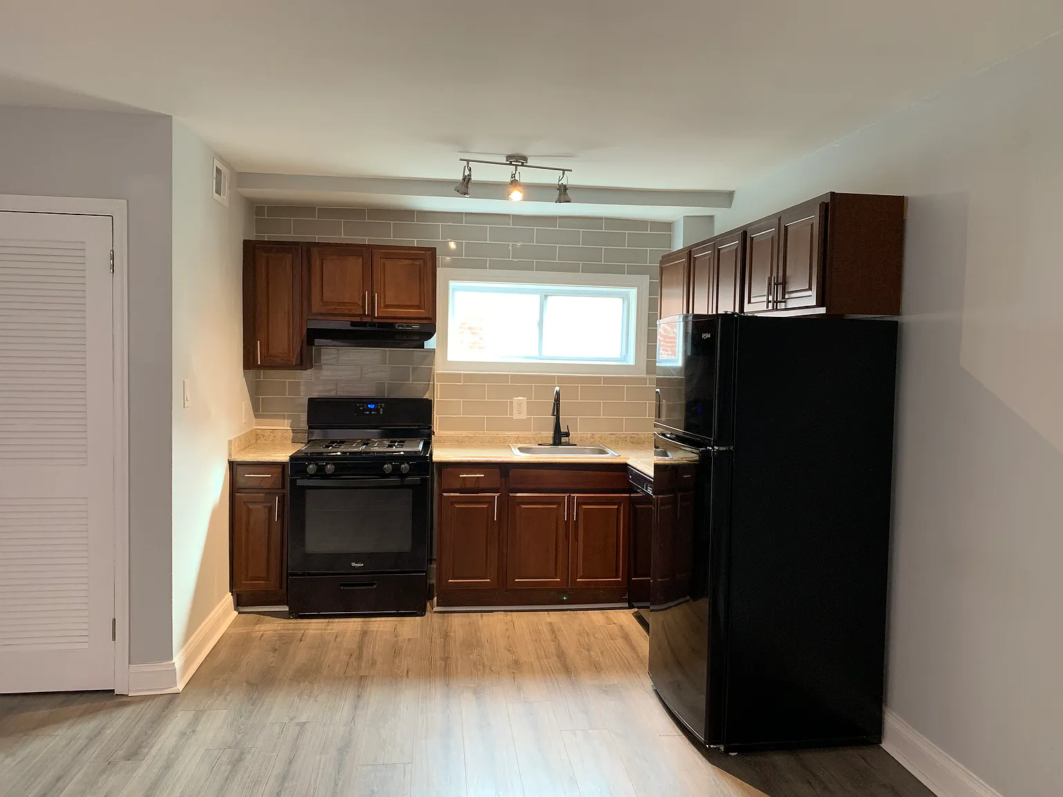 Studio, $1,550 — Photo 4