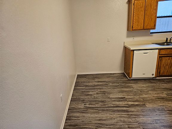 5th image of 1304 S Avenue I #4