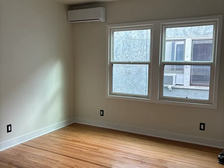 958 E 2nd St #962 — Photo 2