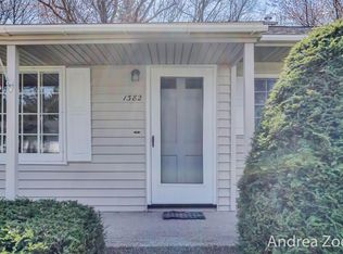 1382 Katrina Dr SE, Kentwood, MI 49508