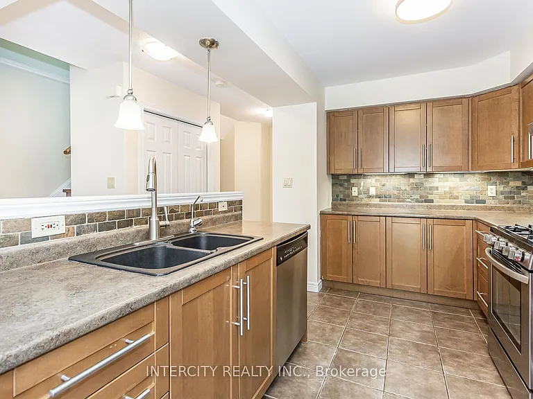 258 McMeeken Dr — Photo 11