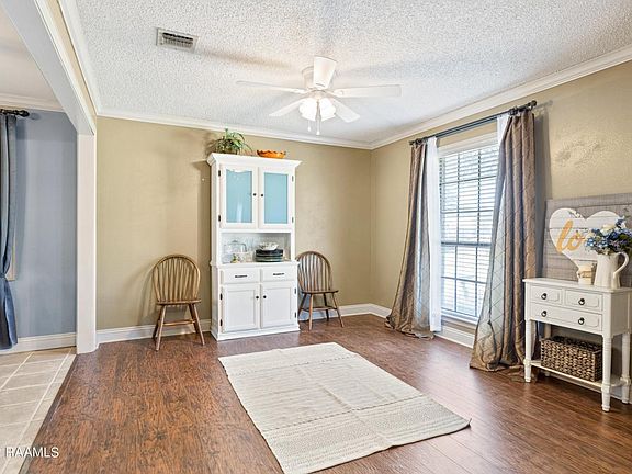 4th image of 203 Estate Dr