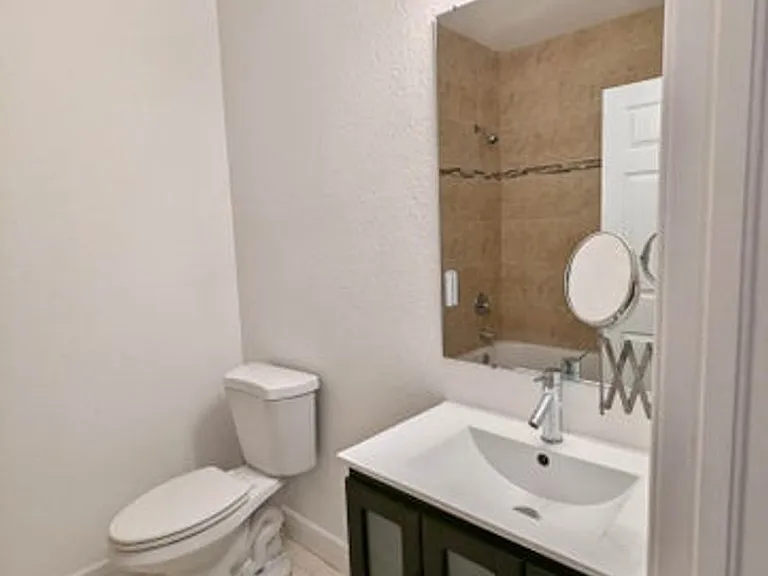10781 NW 81st Ln — Photo 24