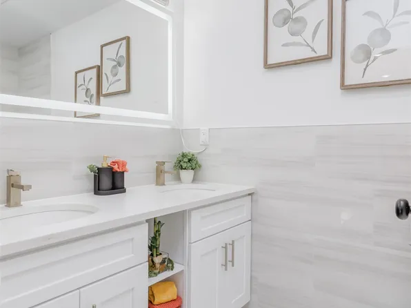 85 Myrtle Avenue image 7 of 28