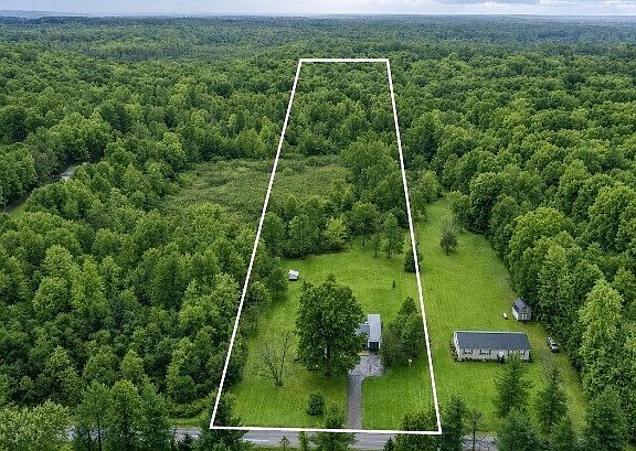 4th image of 10484 Knowlton Rd