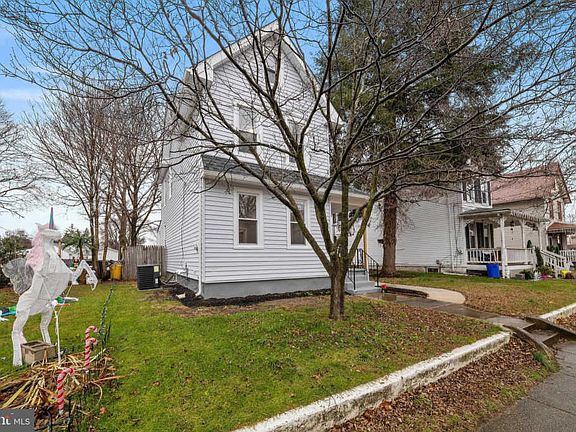 3rd image of 312 Walnut St