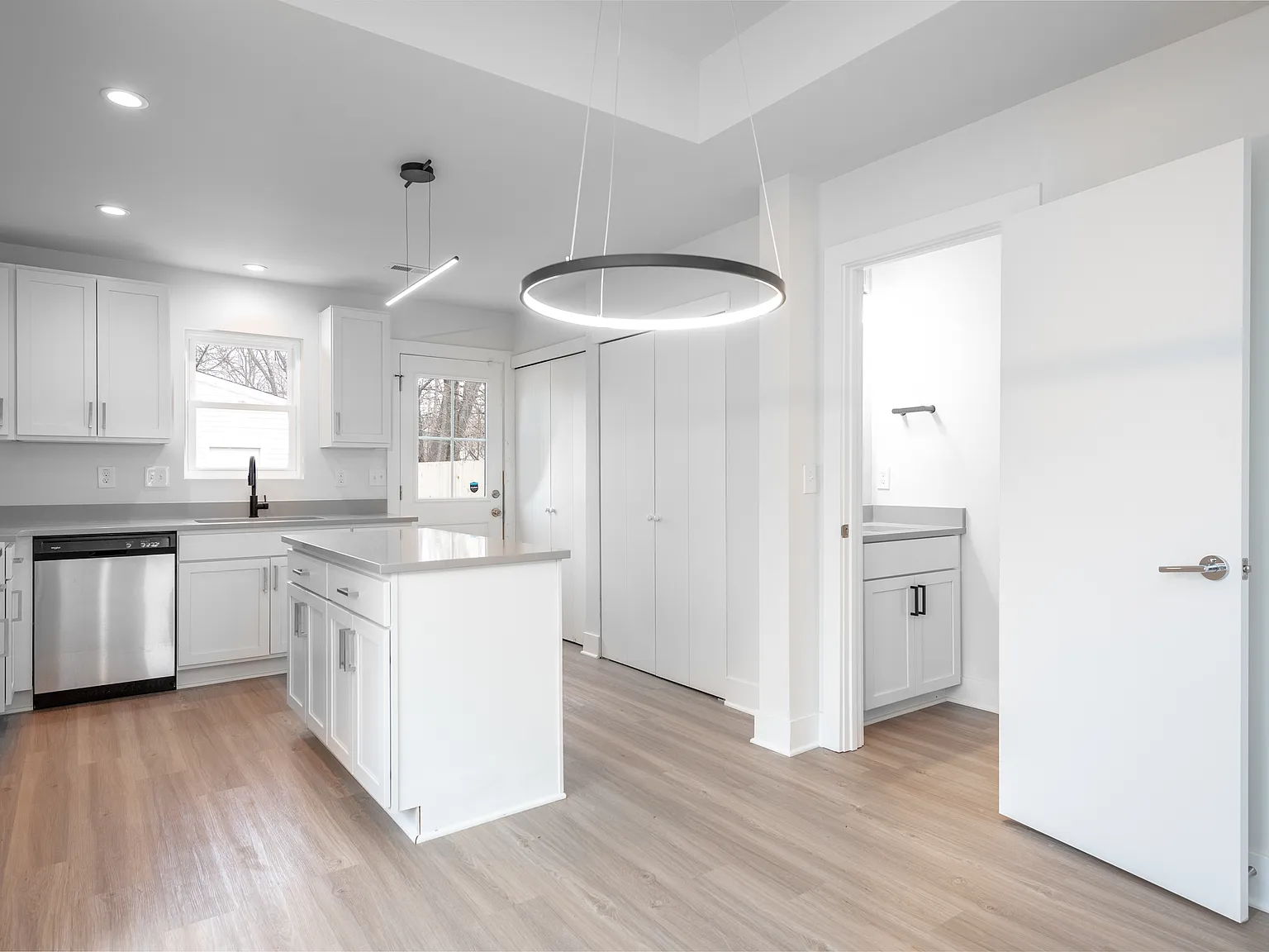 3 bed, 2.5 bath, 1339 sqft, $2,325 — Photo 4
