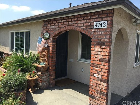 4th image of 4743 Garrick Ave