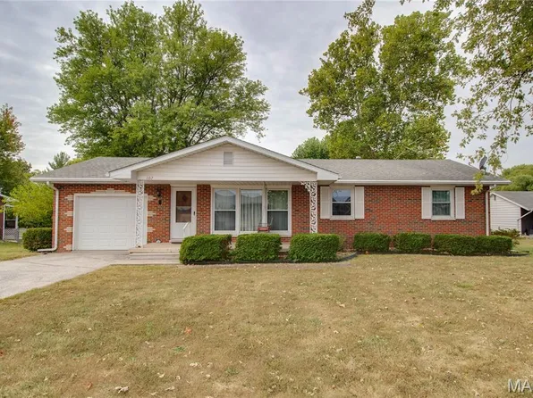 102 Avalon St, Brighton, IL 62012