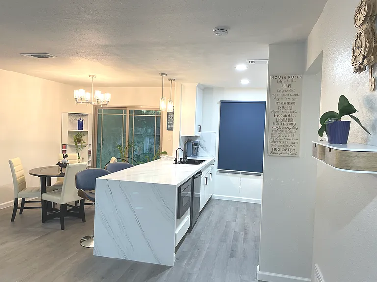 7 Hasting Oak Ct — Photo 6