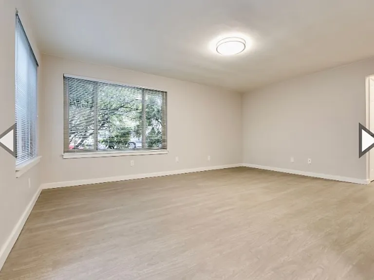 14th Ave Apartments — Photo 12