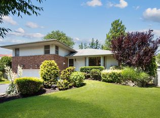 115 Birchwood Park Dr, Jericho, NY