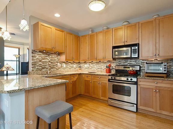 5th image of 626 Judson Ave Unit 1