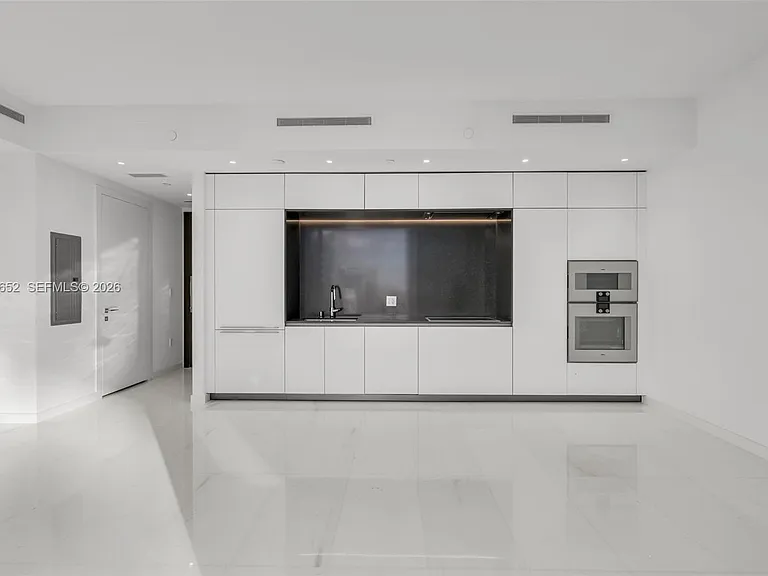 300 Biscayne Boulevard Way #4008 — Photo 5