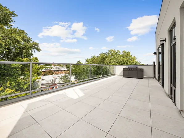 259 Halsey Street image 8 of 9