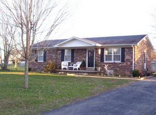 213 Rolling Dr, Bowling Green, KY 42104